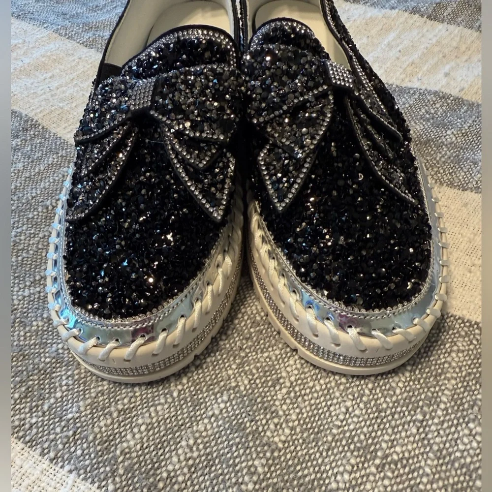 NWOB Manshu Co 1987 Women’s Sz 9/9.5 Black Rhinestone Slip On Shoes Bow